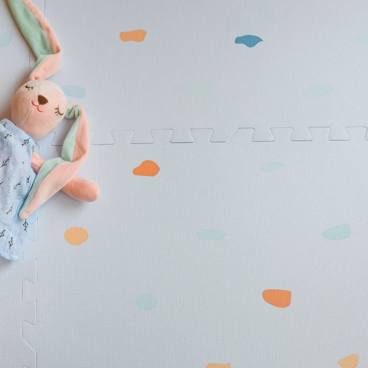 Kind and Me Coloured Terrazzo Set in Powder Blue Playmat- Terrazzo